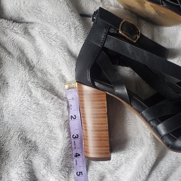 Black Sandal with Wood detail heel - Picture 2 of 2